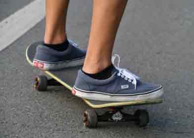 Why Do Skateboarders Wear Vans | Footslide