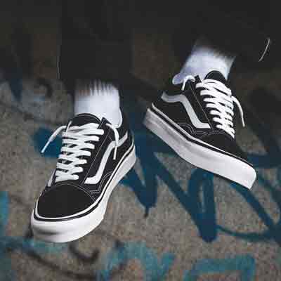 Do People Still Wear Vans in 2022? | Footslide