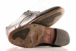 How to Prevent Shoe Soles from Cracking