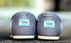Converse vs Toms